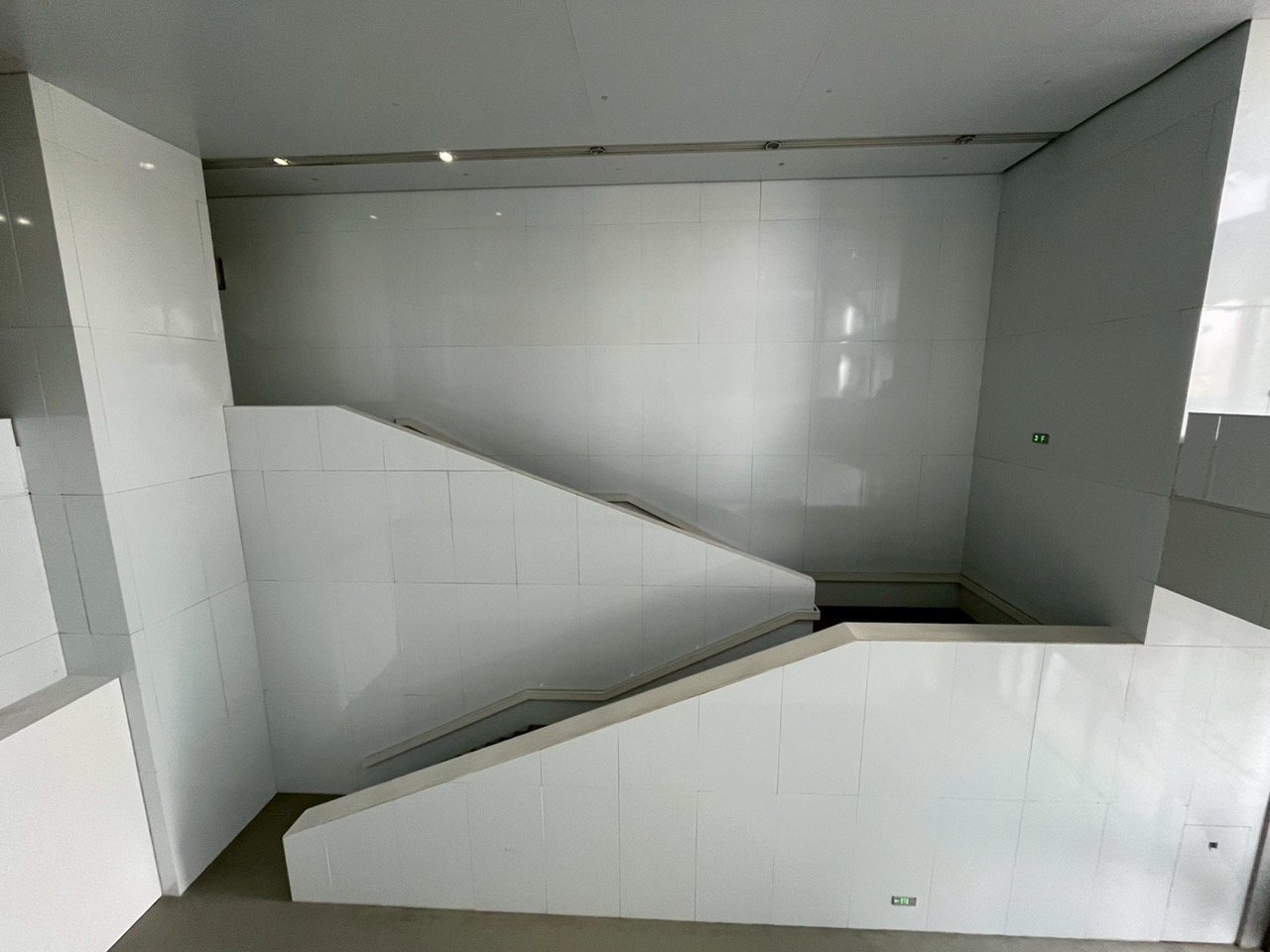 IMG250402_2F_Back Hall_09.jpeg