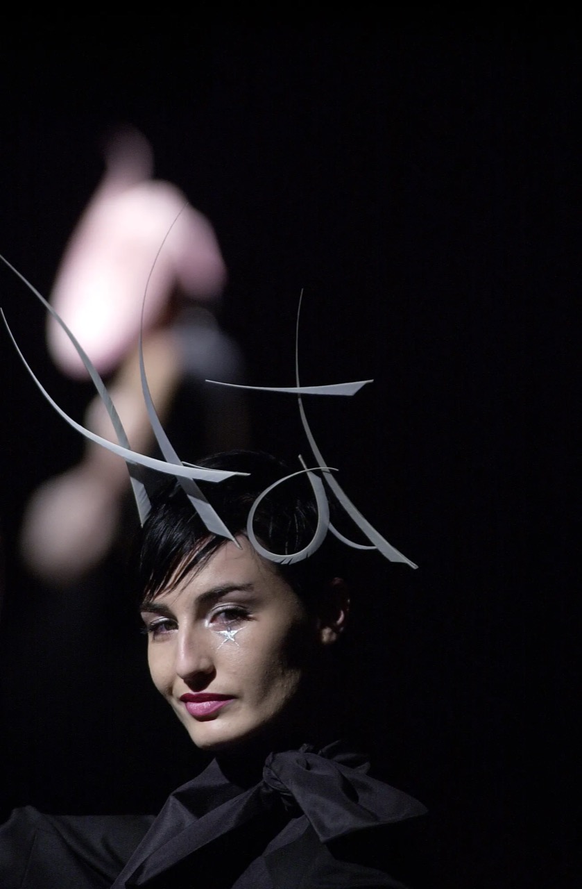 best-runway-head-pieces-03.jpeg