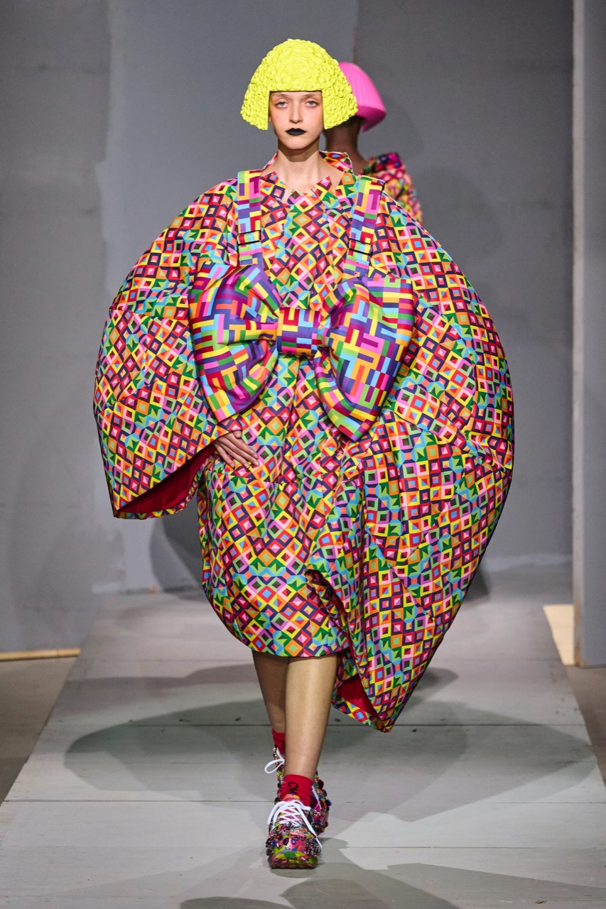 00005-comme-des-garcons-spring-2024-ready-to-wear-credit-gorunway.jpeg