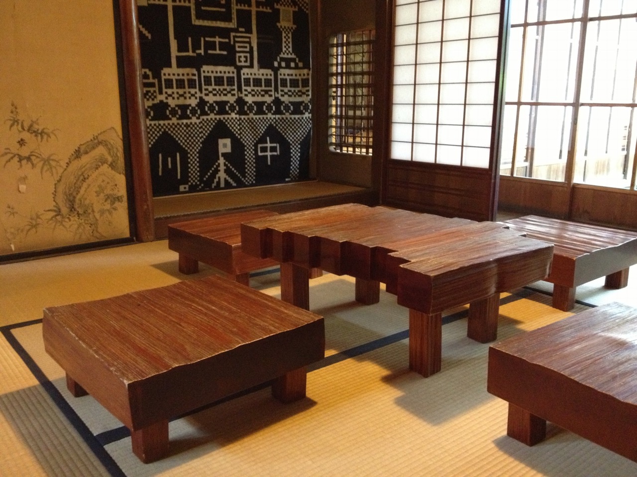 kusakabe_table.jpeg