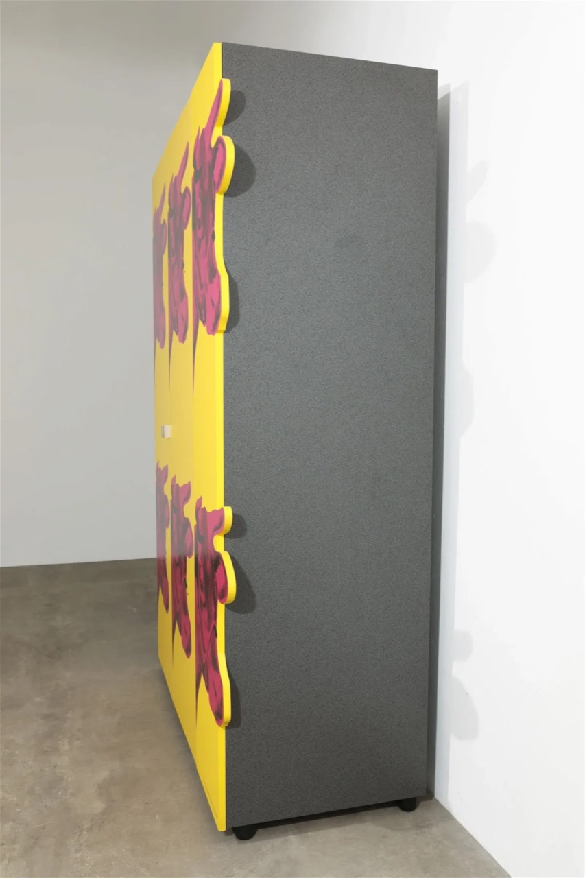 warhol-cow-wallpaper-cupboard-side-krefeld-1-1200x1800.jpeg