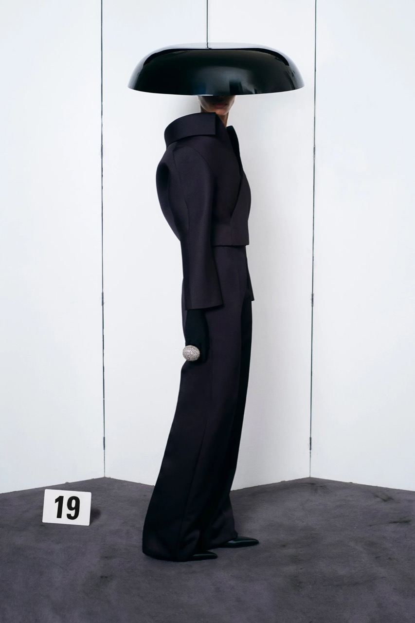 00019-Balenciaga-Couture-Fall-21-credit-brand.jpg.jpeg