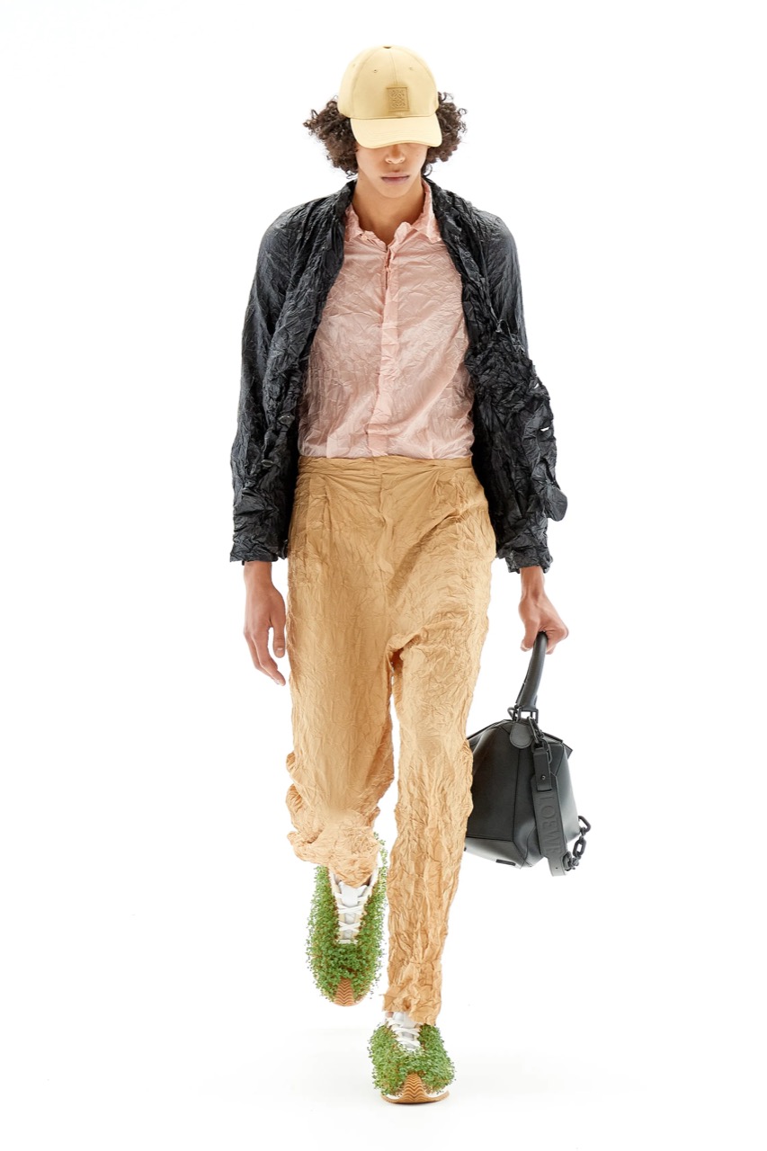 00020-loewe-spring-2023-menswear-credit-gorunway.jpg.jpeg