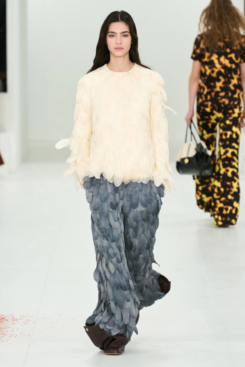 00013-loewe-fall-2023-ready-to-wear-credit-gorunway.jpg.jpeg