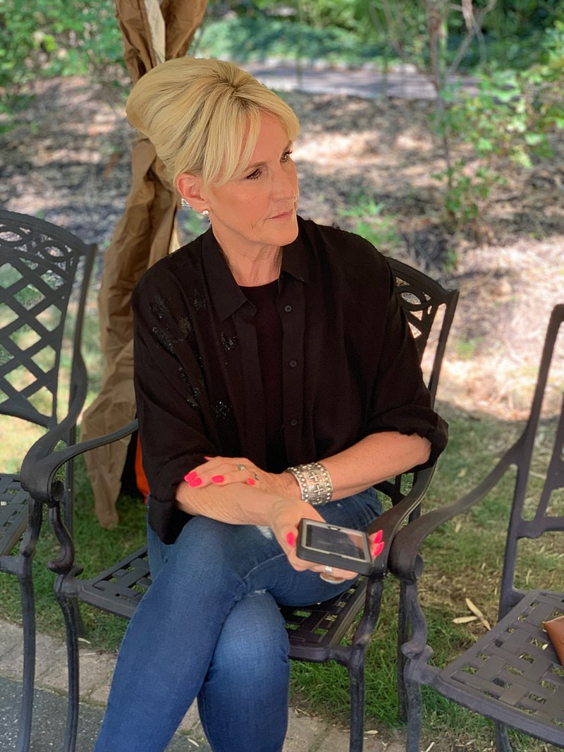 800px-Erin_Brockovich_2019.jpg