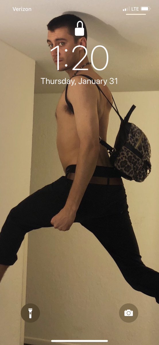 DyQl-yQXgAYsX8Q.jpg