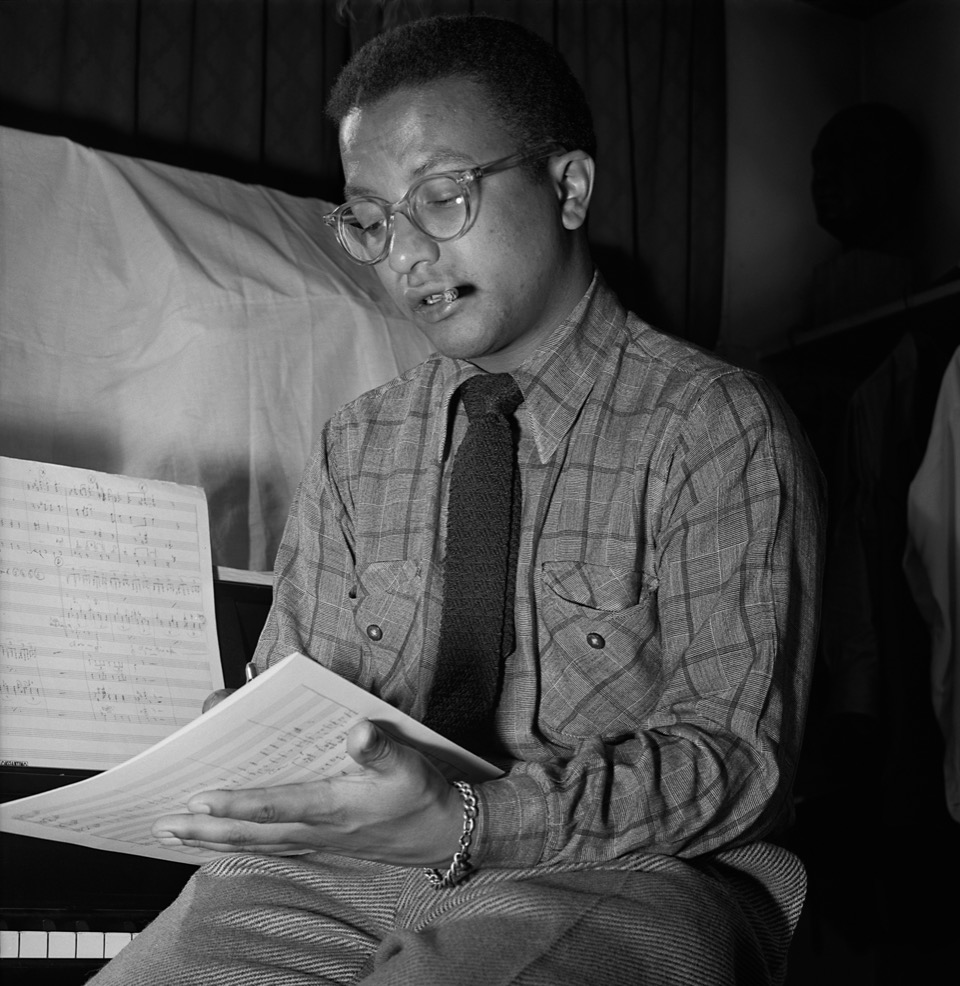 Billy_Strayhorn,_New_York,_N.Y.,_between_1946_and_1948_%28William_P._Gottlieb_08211%29.jpeg