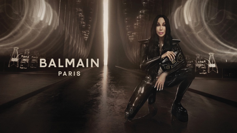 Cher-Balmain-Blaze-Bag-2022-Campaign01.jpg
