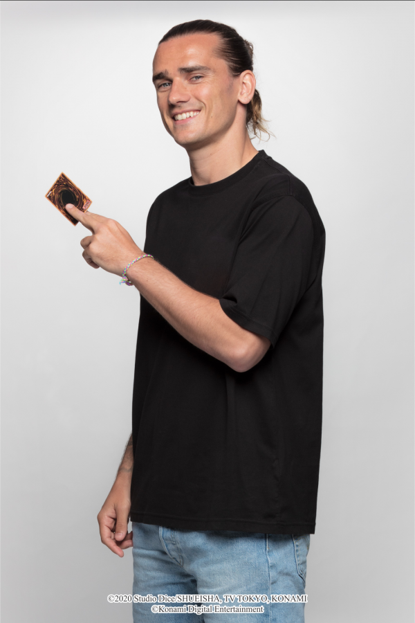Antoine-Griezmann-x-Yu-Gi-Oh-with-card-1-600x900.PNG