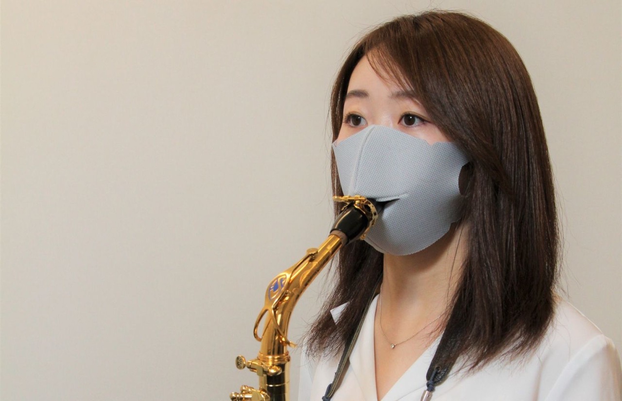 Face-mask-Japan-music-musicians-wind-instruments-performance-buy-shop-Japanese-news-1.jpeg