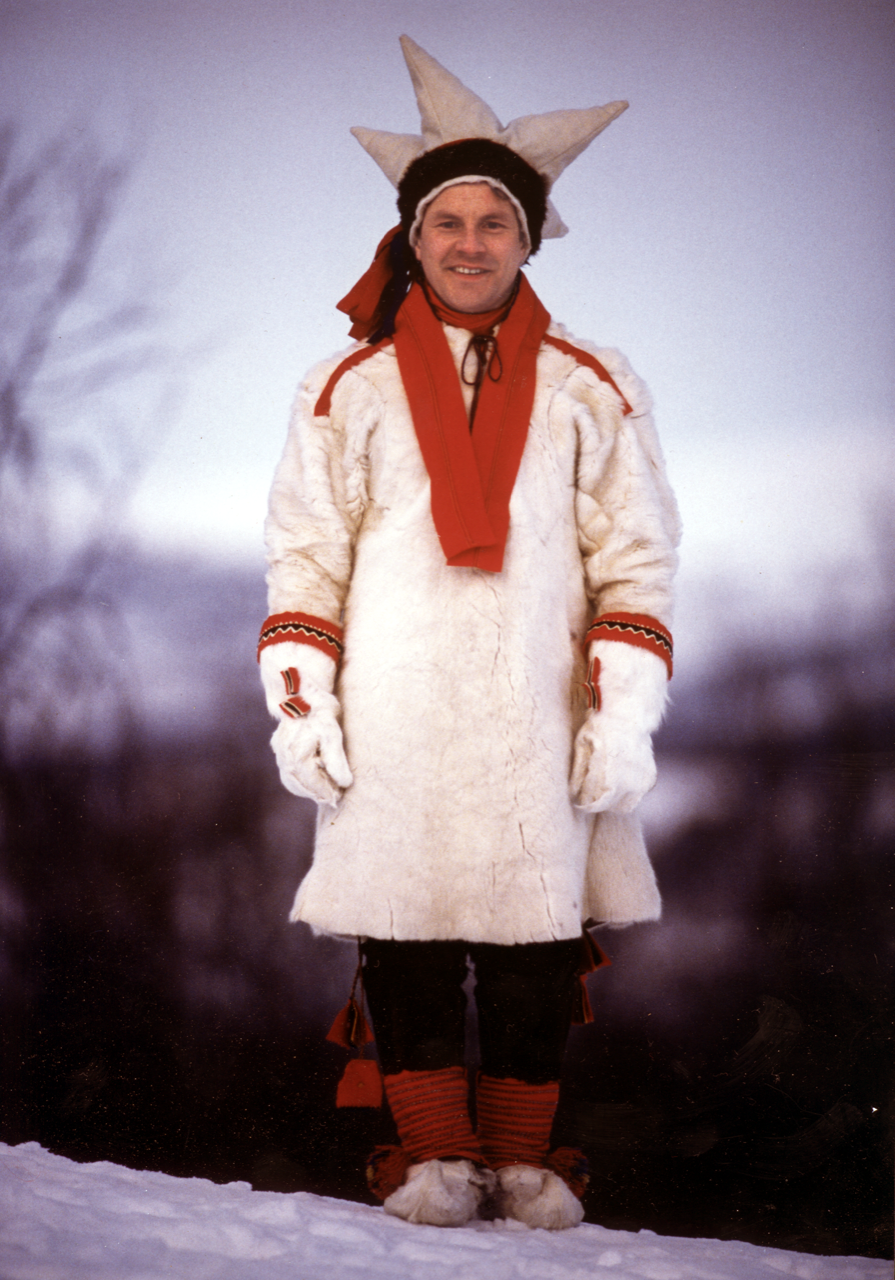 Ande_Somby_in_white_Beaska.png