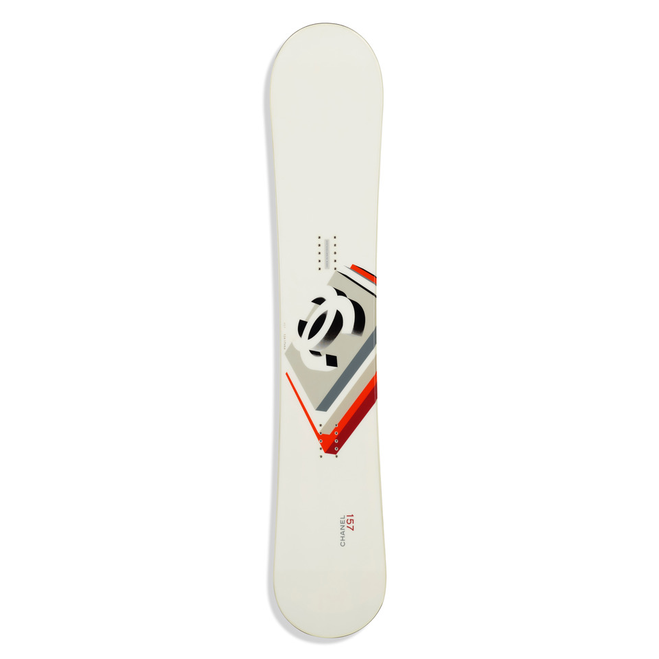 515_1_luxury_december_2020_chanel_snowboard_from_fallwinter_2001_collection__rago_auction.jpeg