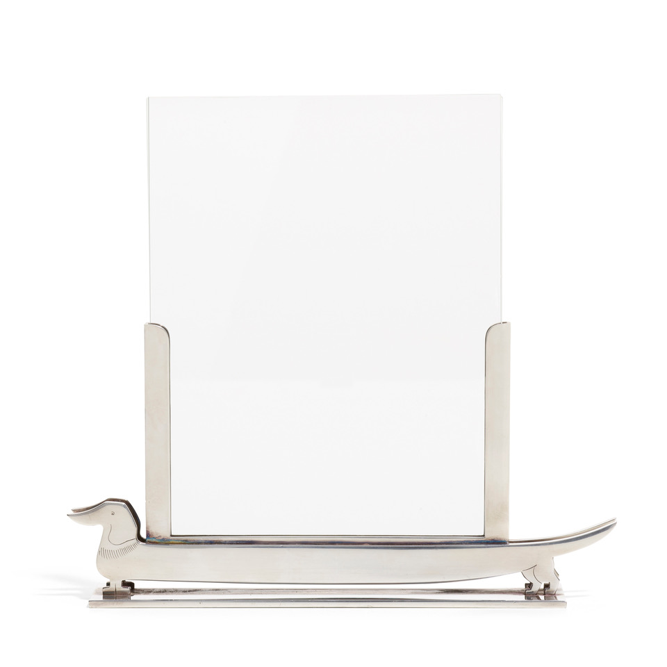 525_2_luxury_december_2020_hermes_dachshund_frame__rago_auction.jpeg