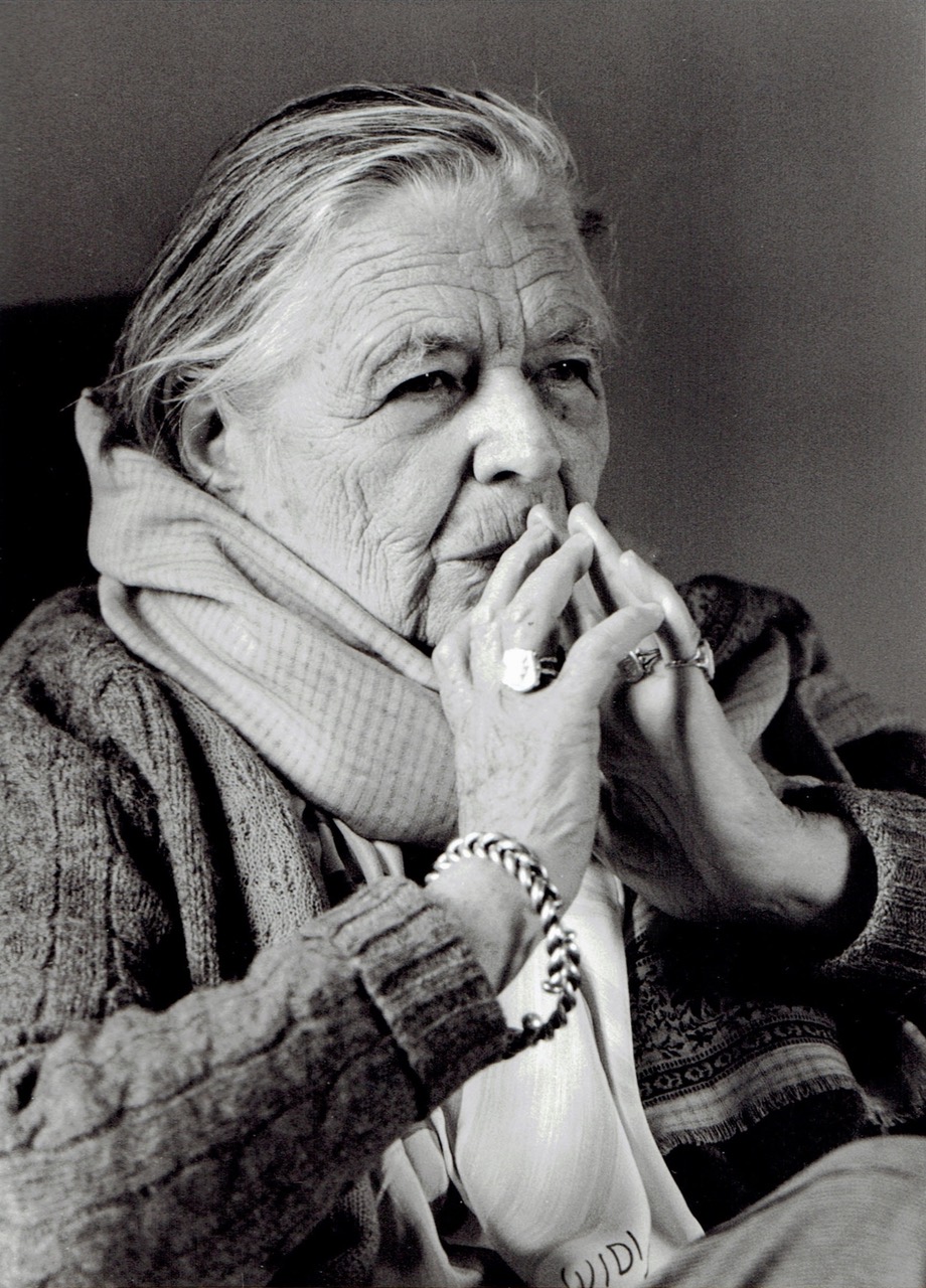 Marguerite_Yourcenar-Bailleul-1982.10.04.Bernhard_De_Grendel_%289%29.jpeg